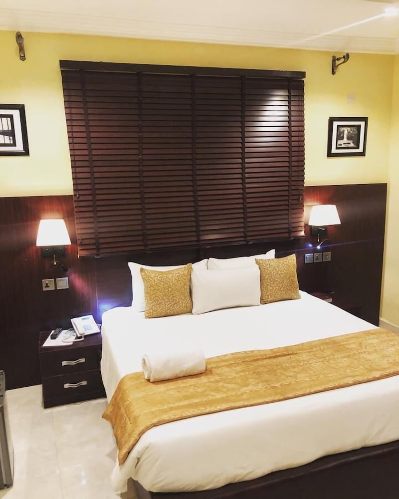 Executive Suite photo 2
