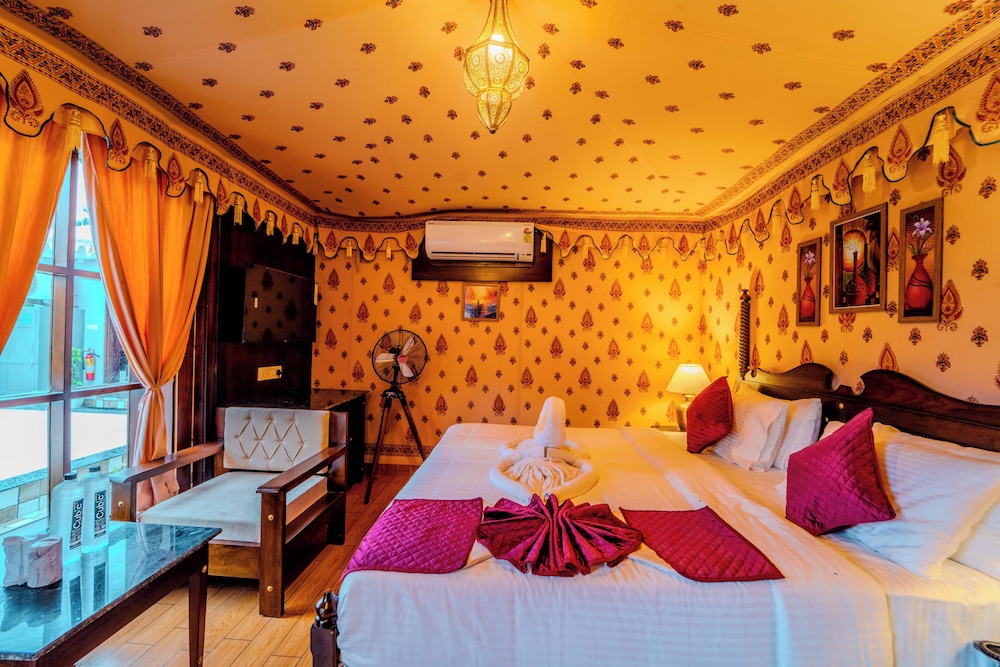 Premium Tent, Balcony