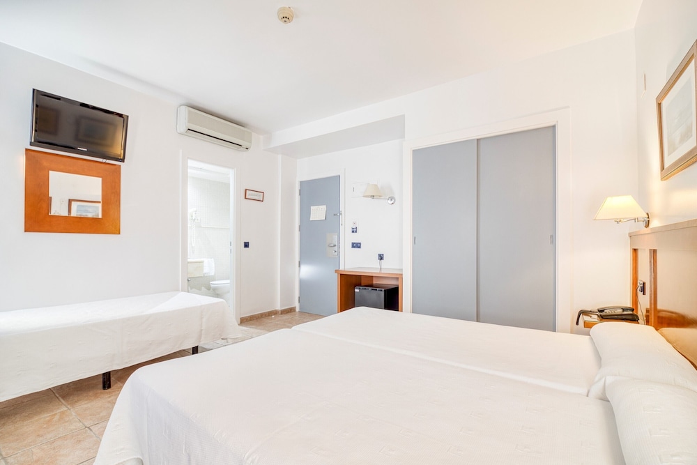 Triple Room, Terrace, Garden View photo 2