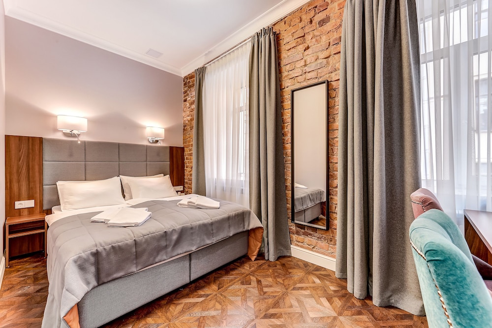 Basic Room, 1 Double Bed, Non Smoking, Courtyard View photo 1