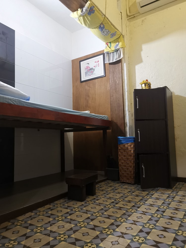 Basic Triple Room, Non Smoking - Photo 4