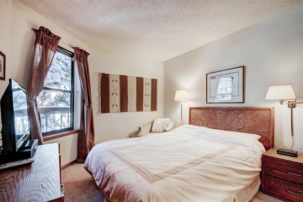 Condo, 2 Bedrooms photo 1