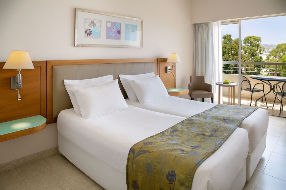 Double/Twin Room Inland View - Photo 4