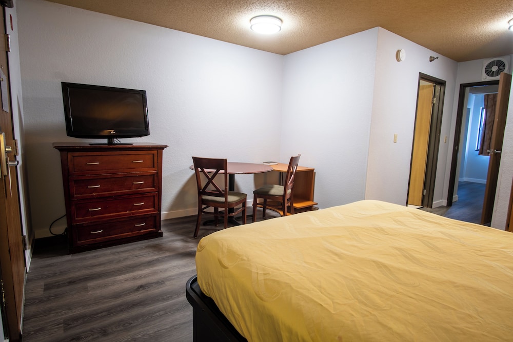 Standard Room, 2 Queen Beds, Non Smoking