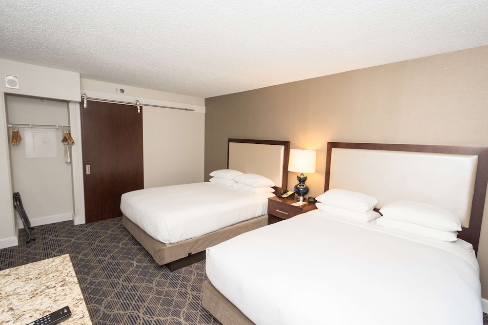 Suite, Accessible, Bathtub - Photo 2