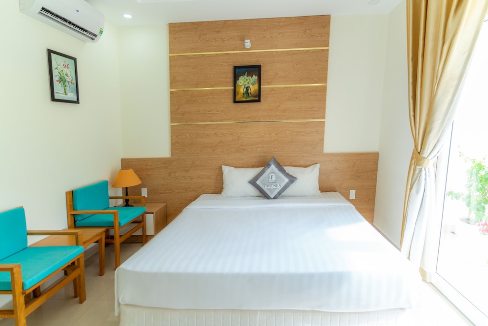 Deluxe Double Room, Partial Sea View photo 2