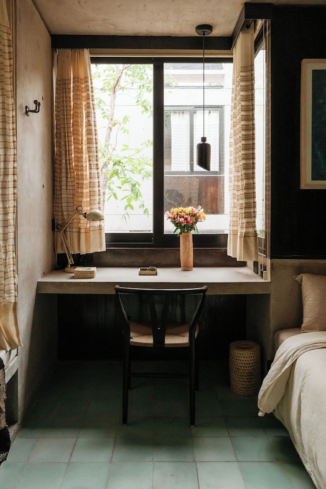 Deluxe Triple Room, Courtyard View photo 3