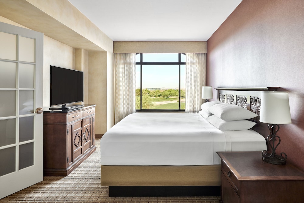 Suite, 1 Bedroom - Photo 3