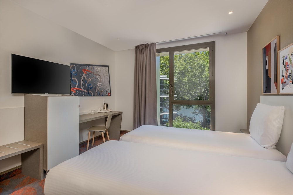 Twin Room, 2 Twin Beds, River View