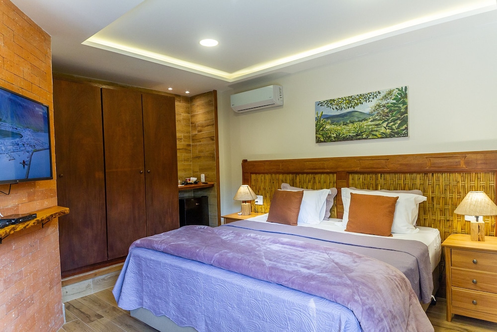 Deluxe Studio Suite, 1 King Bed