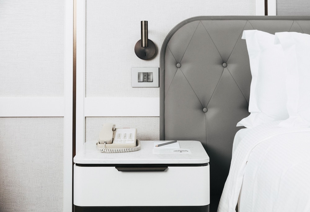 Presidential Suite thumbnail 5