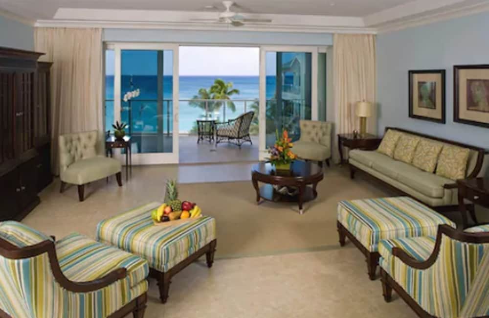 Luxury 2 Bedroom Home, Oceanview photo 1