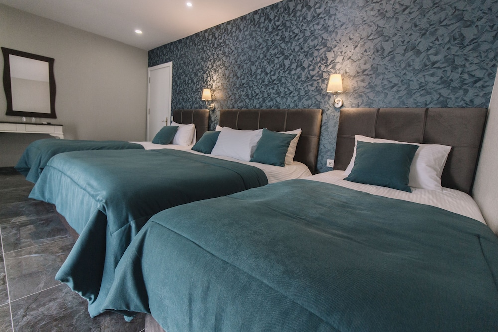 Quadruple Room - Photo 3