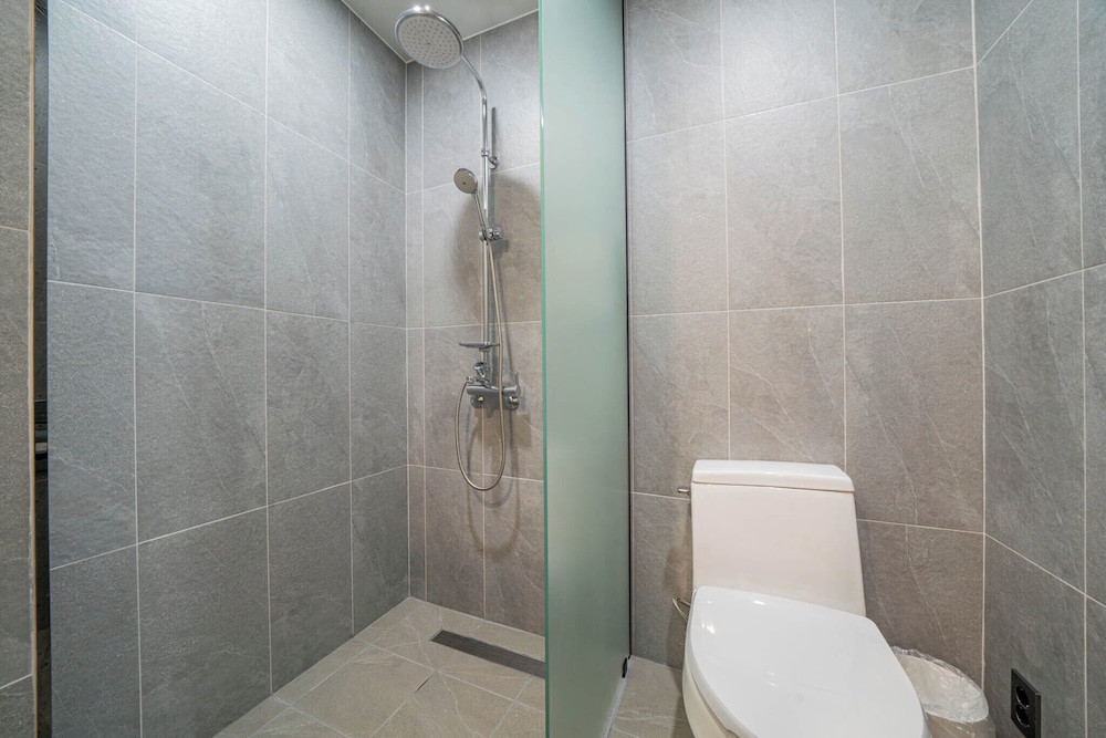 Premier Twin Room (New Building) photo 3