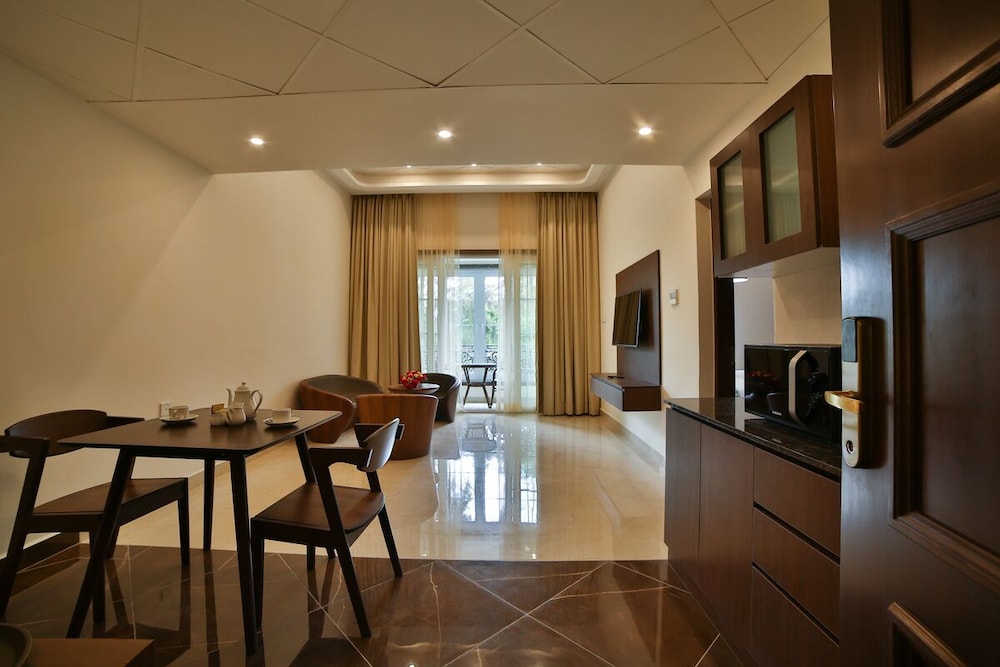 Deluxe Suite - Photo 5