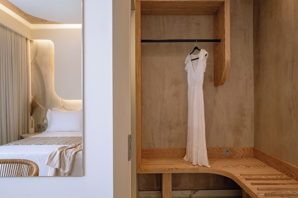 Luxury Triple Room, Sea View photo 2