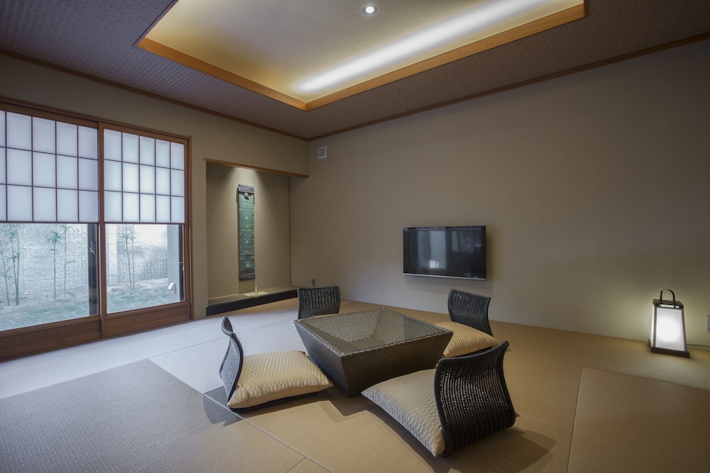 Royal Suite photo 2
