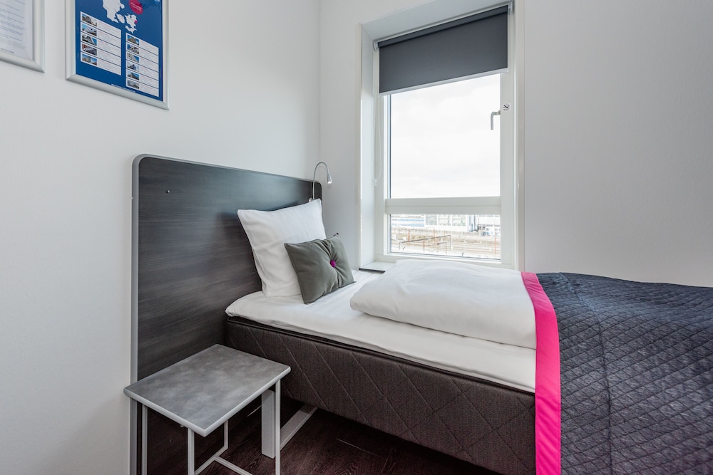 Studio, 1 Twin Bed, Kitchenette