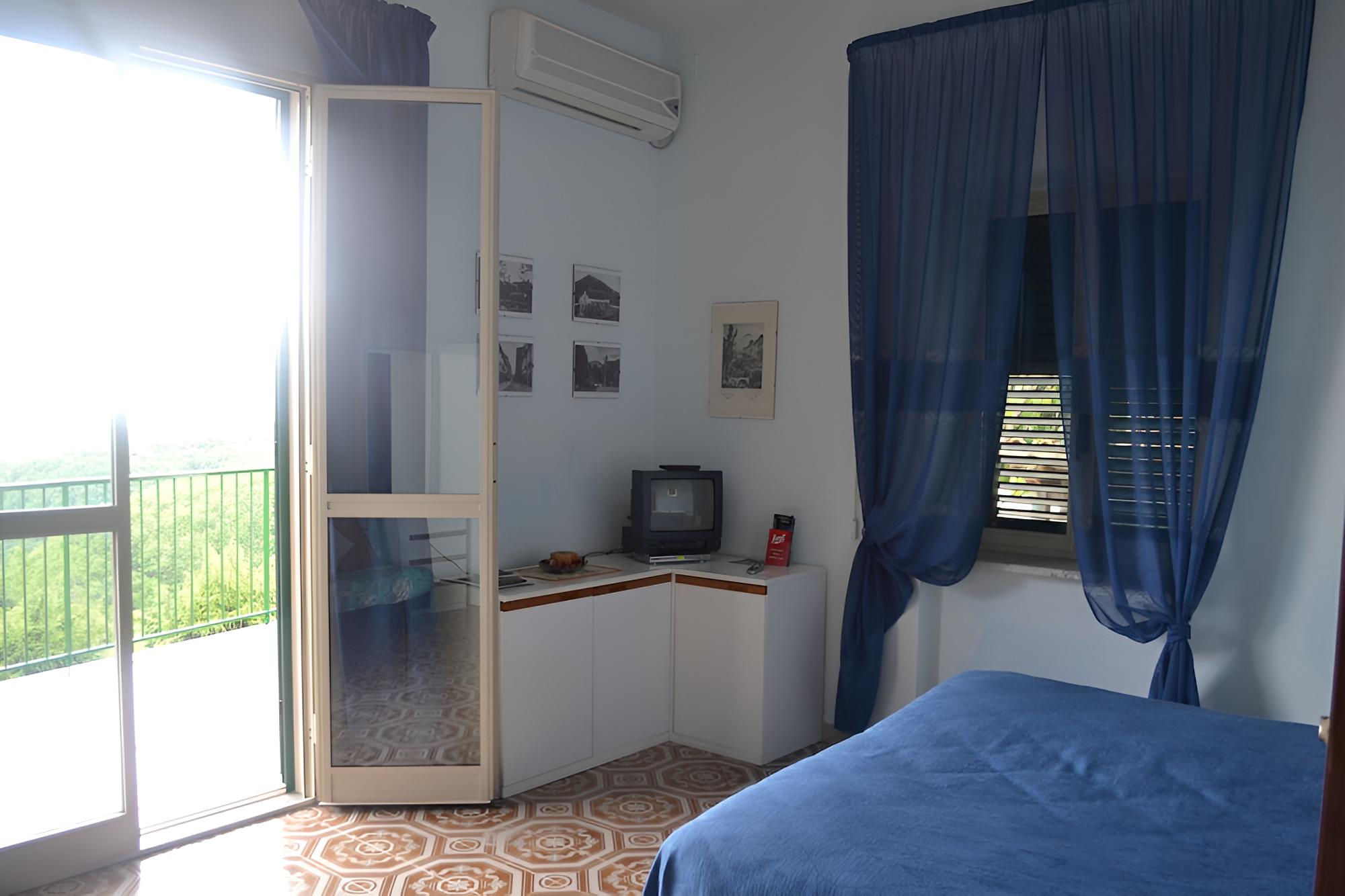 Apartment, 1 Bedroom, Smoking, Terrace photo 3