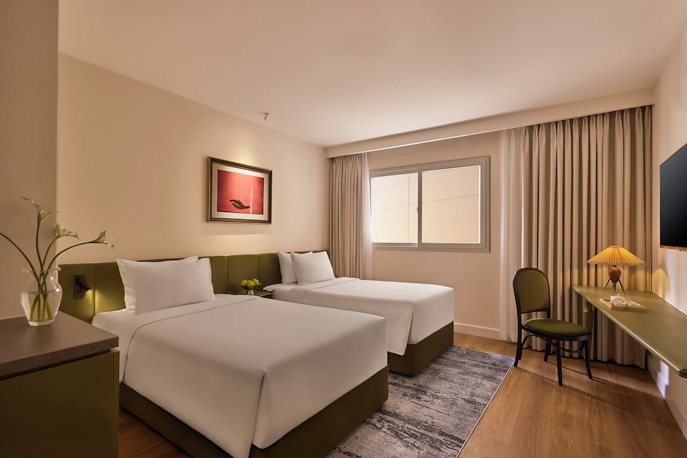 Deluxe City View Twin Room with Bathtub