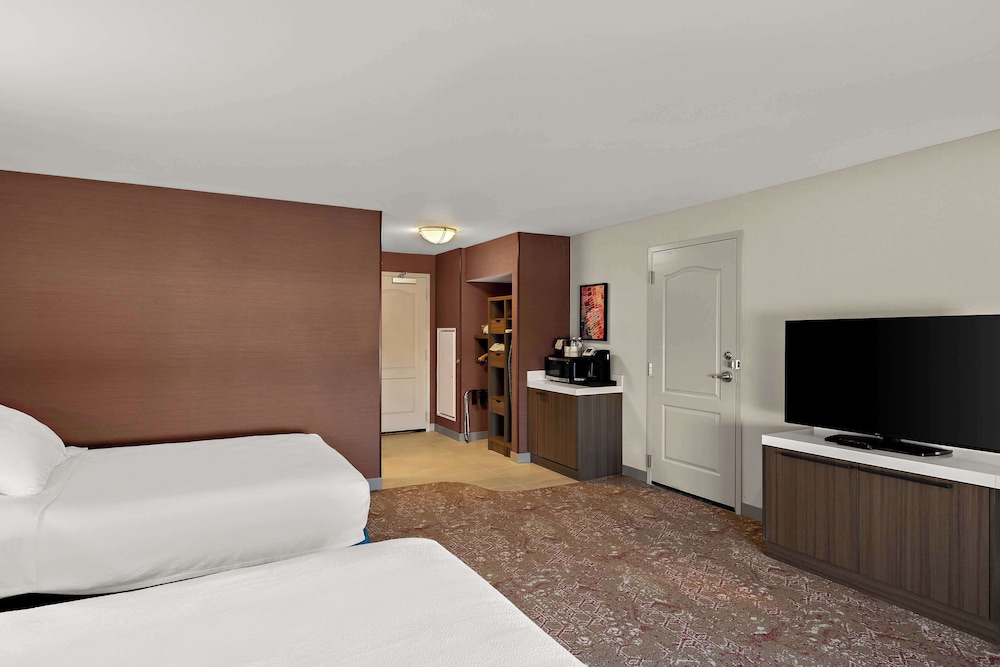 Room - Photo 2