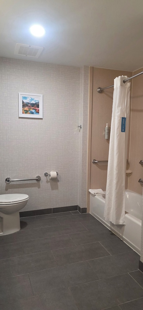 Room, 1 King Bed, Accessible (Hearing) - Photo 3