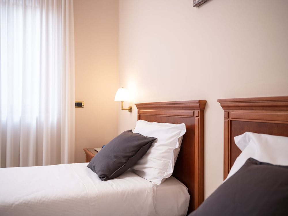 Superior Twin Room - Photo 1