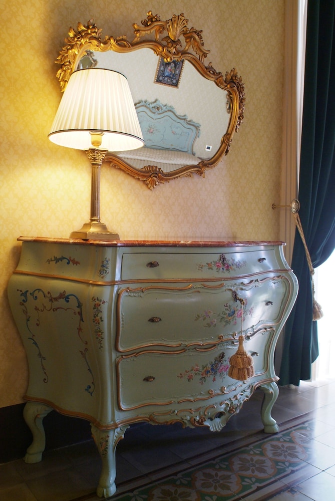 Junior Suite, One Double Bed photo 1