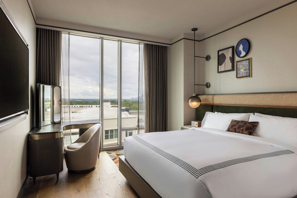 Suite, 1 King Bed, Balcony - Photo 2