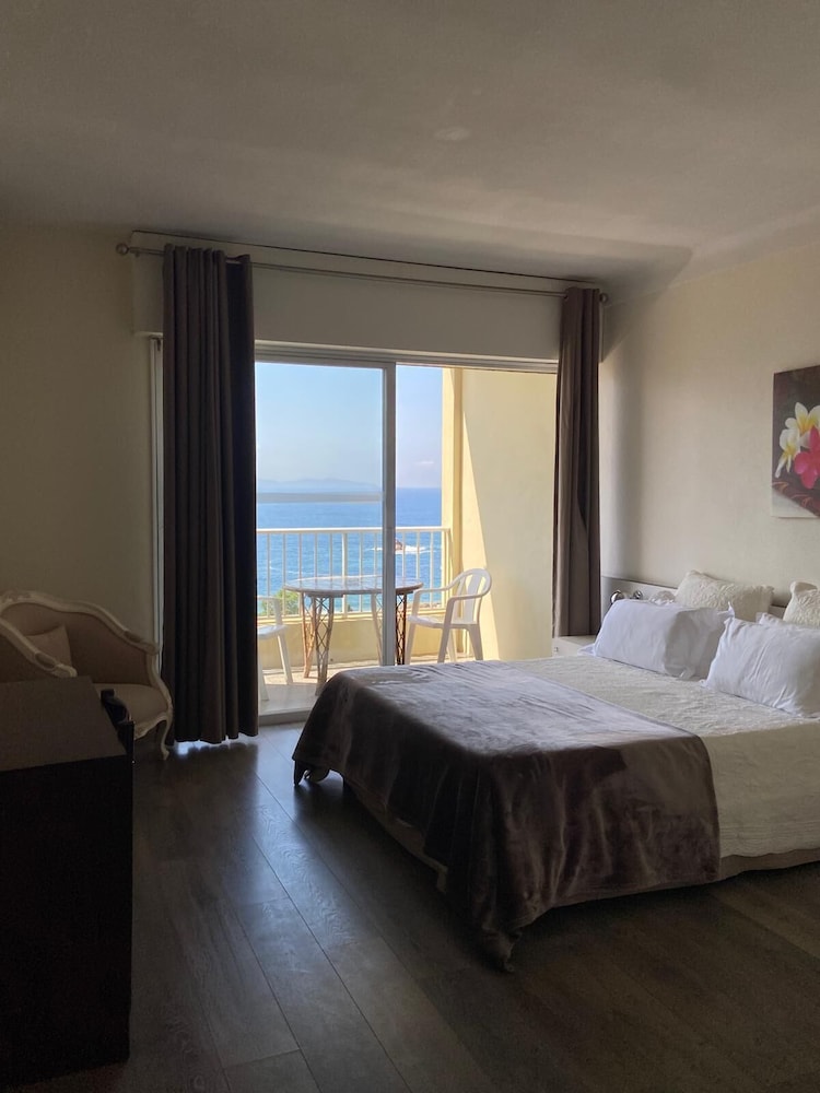 Double Room, Sea View - Photo 6