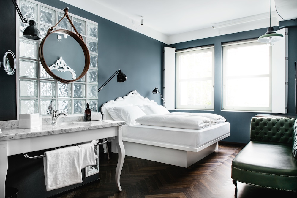 Grand Chic