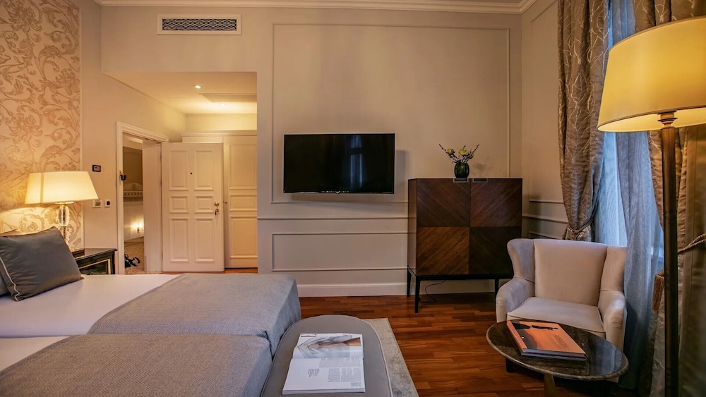 Superior Double or Twin Room, Park View photo 1