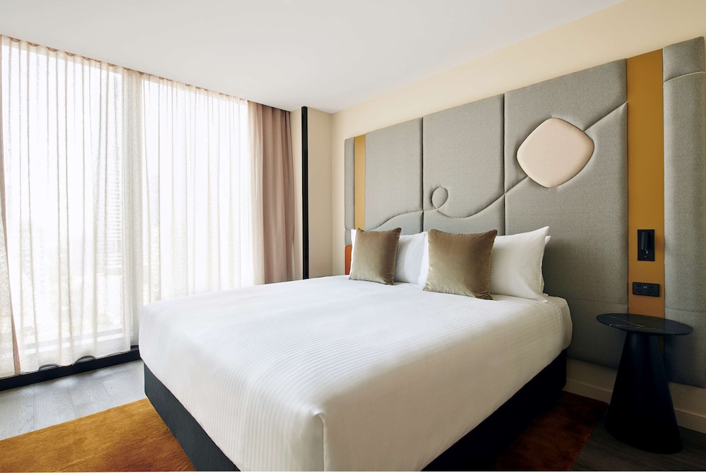 Skyline View Plus King (Weekly Housekeeping) - Photo 4