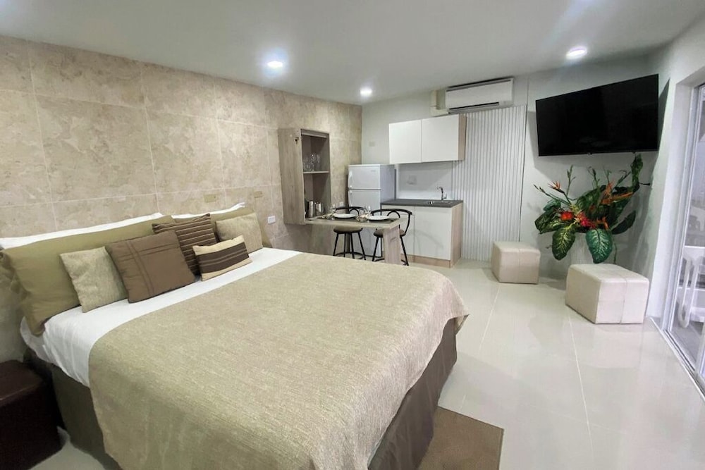 Luxury Studio (#13)