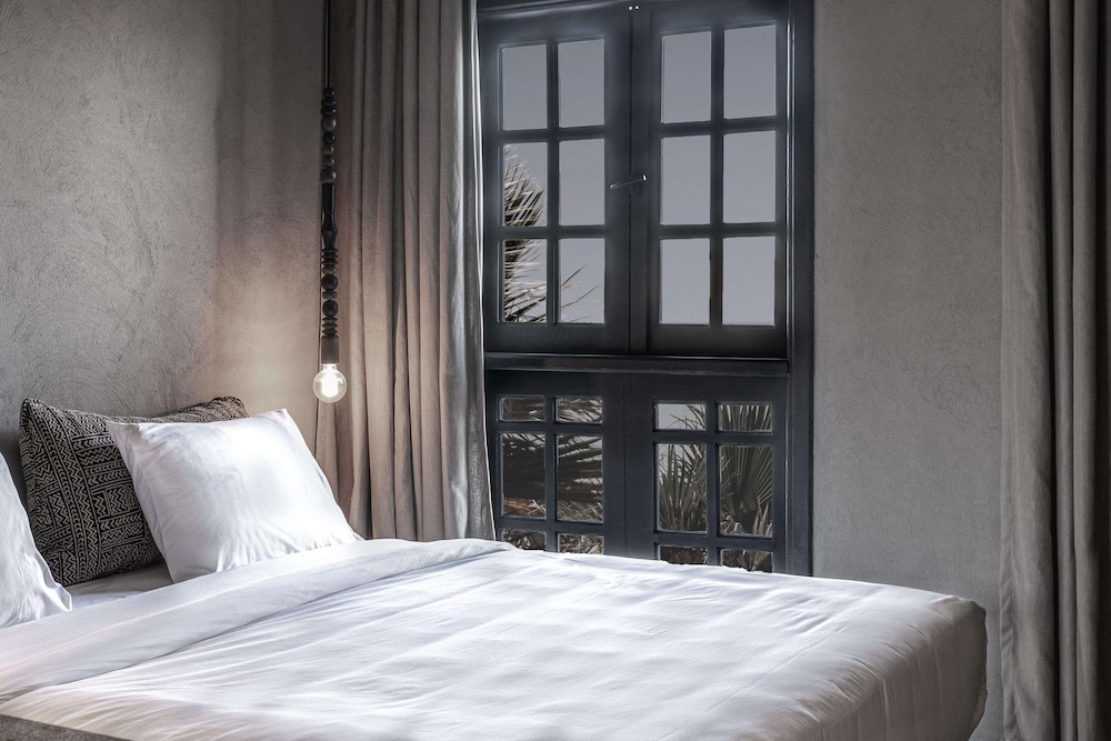 Standard Twin Room - Photo 4