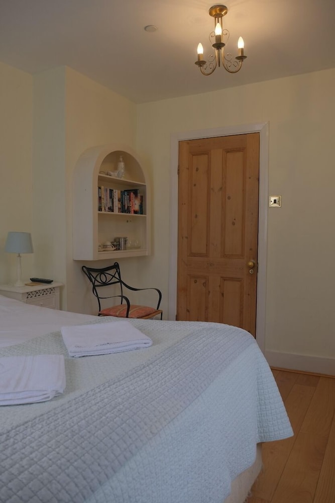 Double or Twin Room, Private Bathroom photo 3