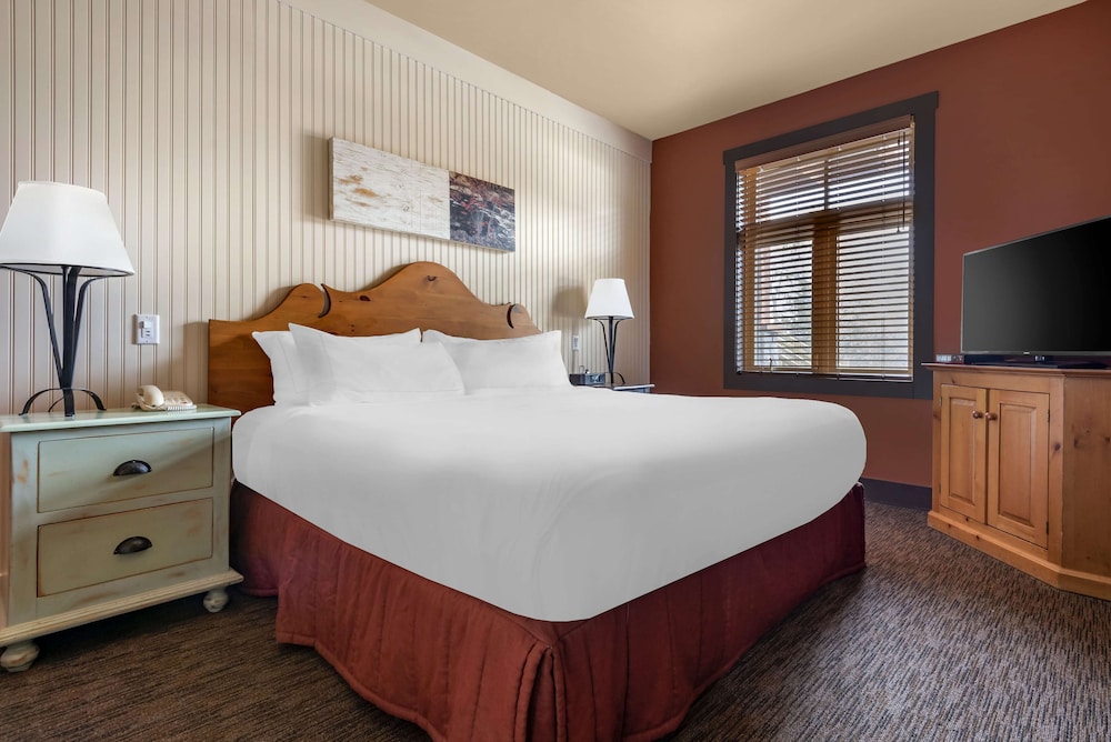2 BEDROOM 1 KG 2 TWN SUITE GROUND FLR photo 2