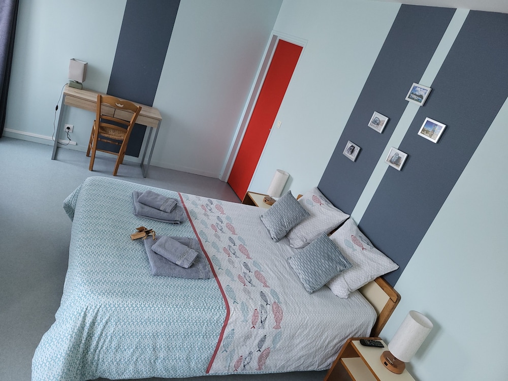 Room, 1 Queen Bed, Non Smoking, Private Bathroom
