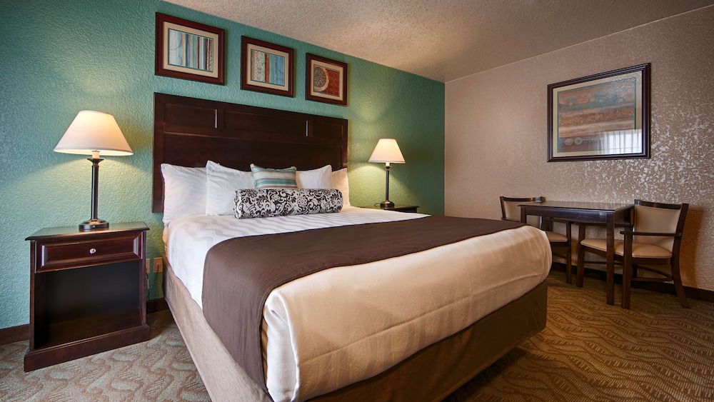 Suite, Multiple Beds, Non Smoking, Refrigerator & Microwave