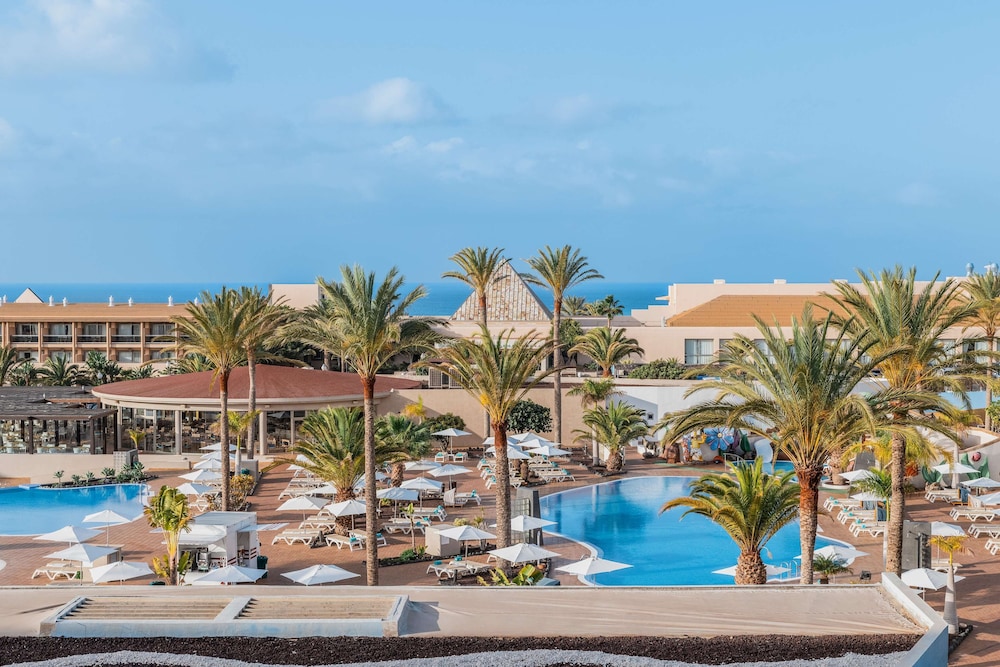Family Suite, Pool View (3 adults & 2 Children) thumbnail 5