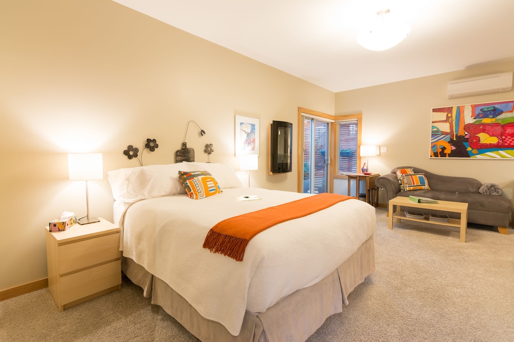 Suite, Courtyard View photo 3