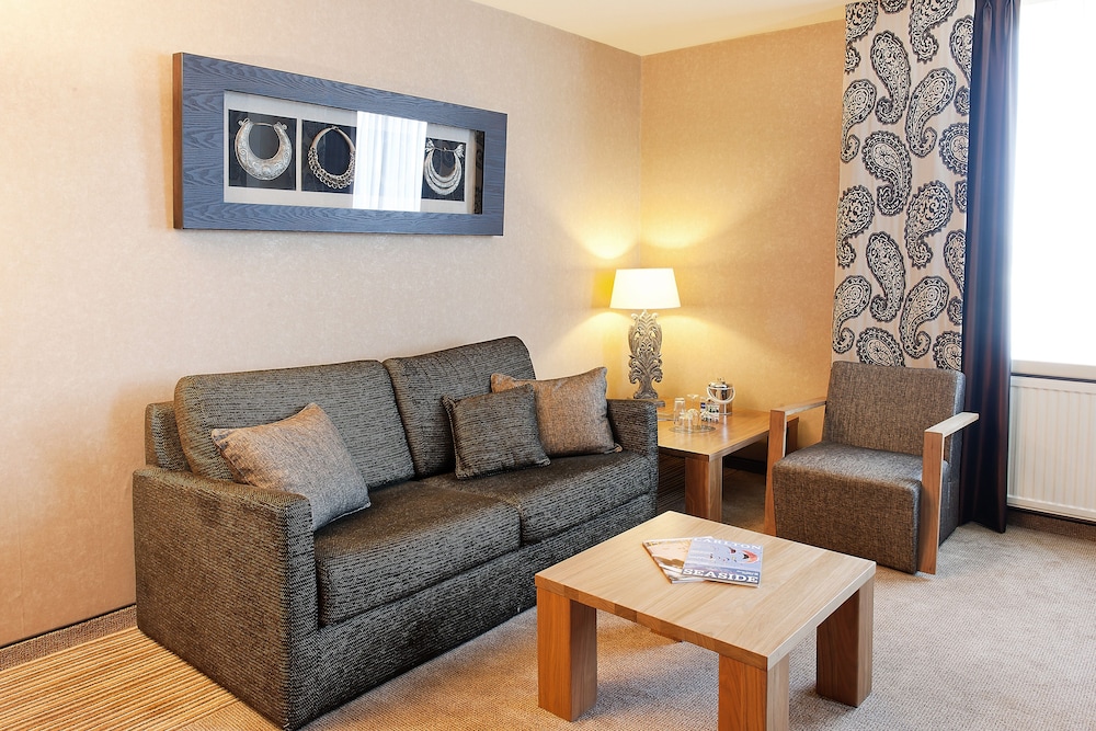 Family Suite, 1 King Bed with Sofa bed photo 3