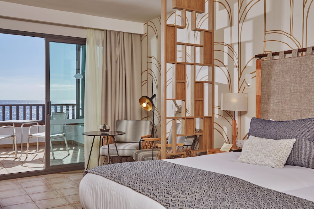 Junior Suite, Terrace, Ocean View (Preferred Club)
