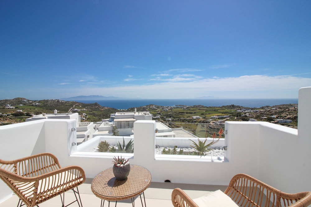 Honeymoon Suite, Sea View - Photo 7