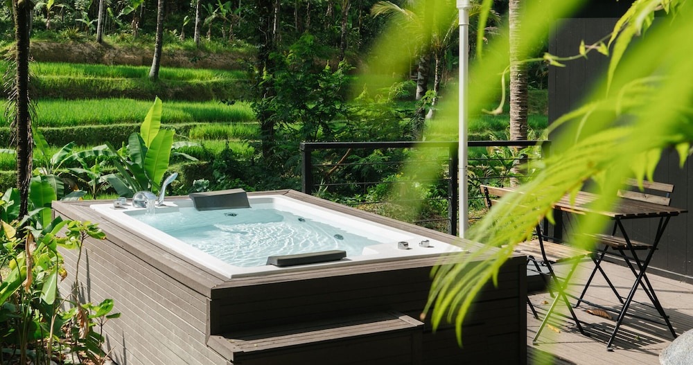 Deluxe Cabin, 1 Double Bed, Hot Tub - Photo 4