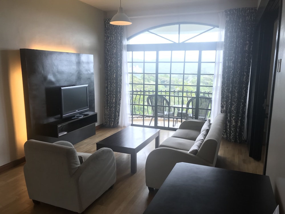 Fresno Family Suite - Photo 3