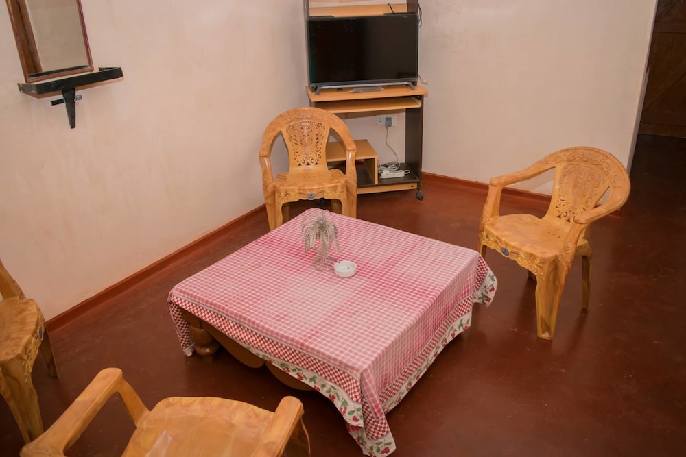 Two Bedrooms House photo 2