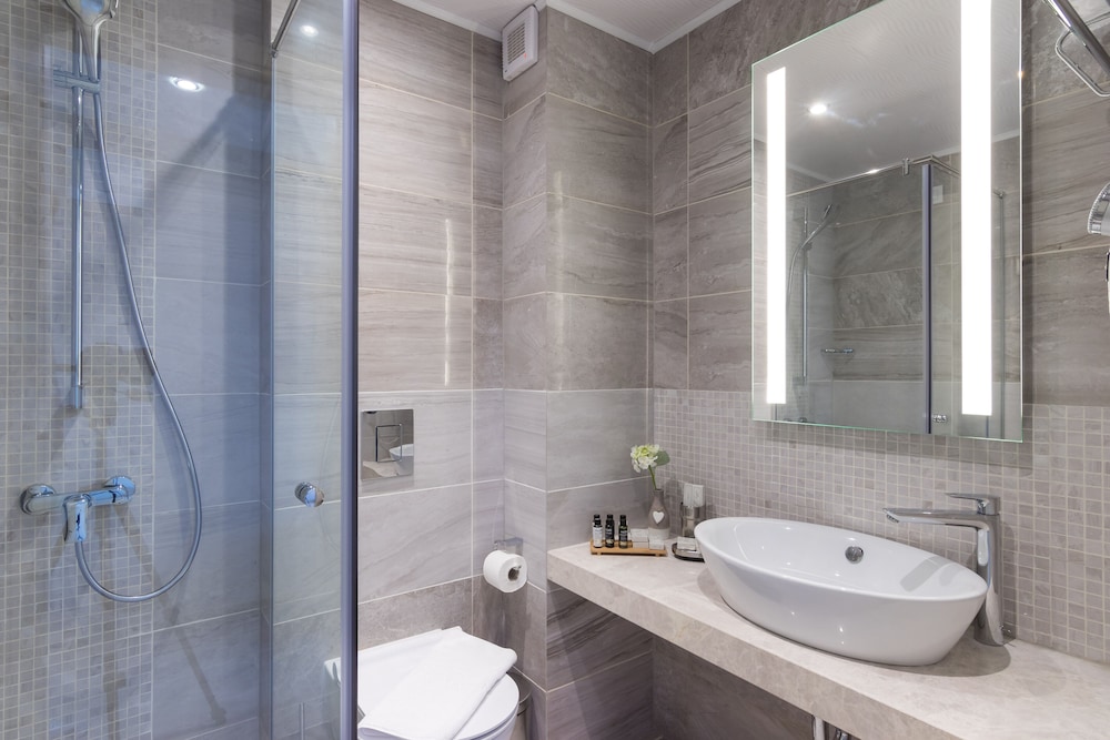 Standard Double Room, Partial Sea View