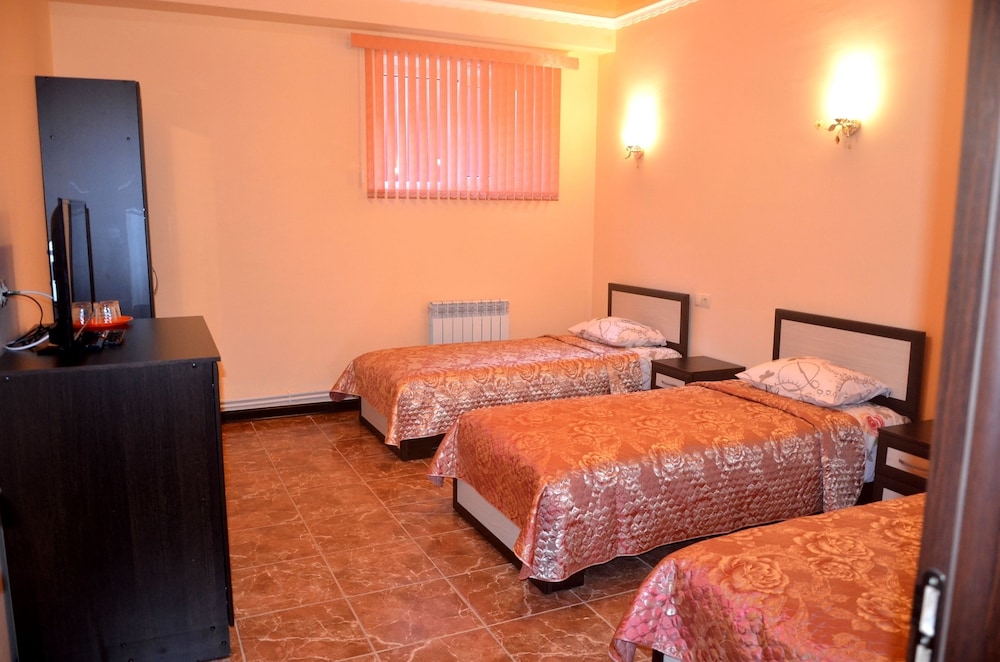 Triple Room (Private External Bathroom)