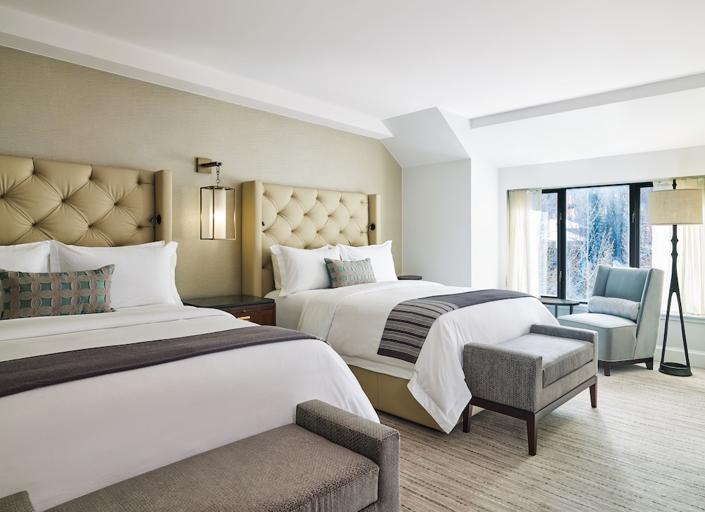 Grand Suite, 2 Queen Beds, Mountain View
